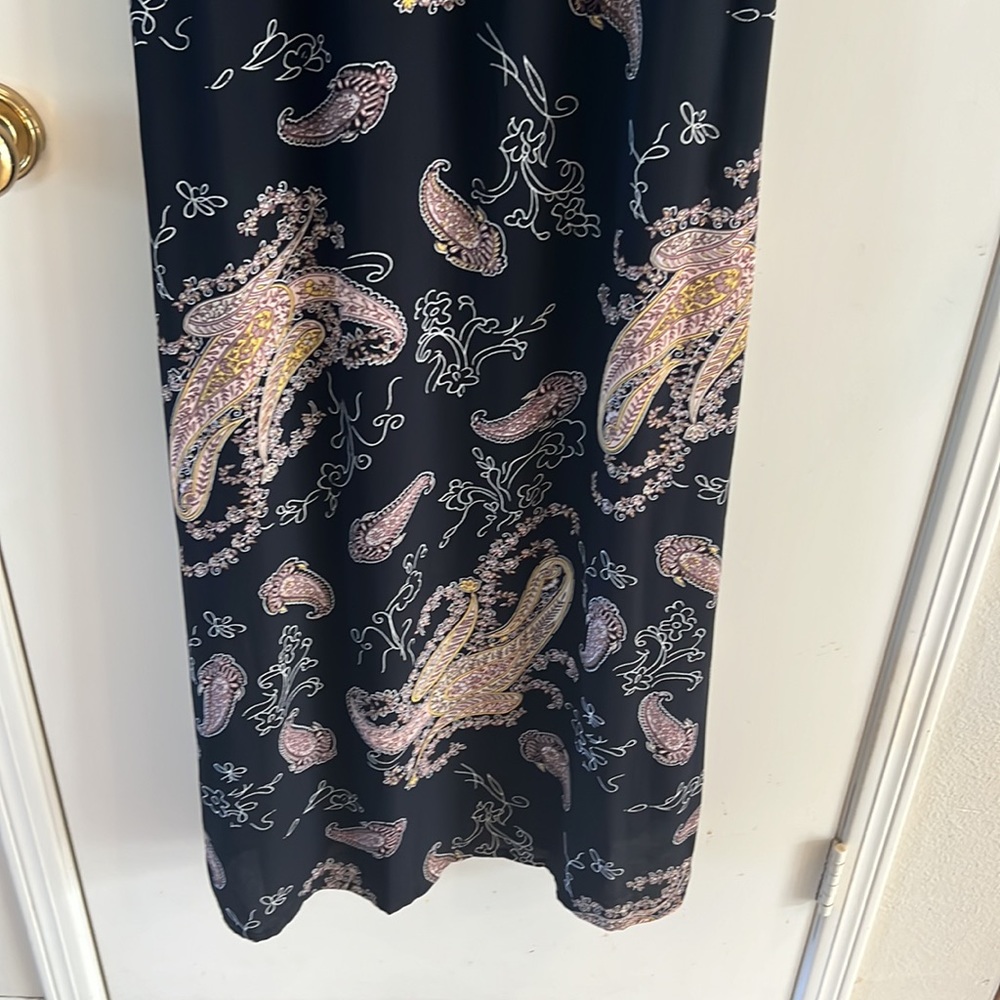 Maxi Paisley V-Neck Long Sleeve Dress - Black/Pink - Picture 11 of 11
